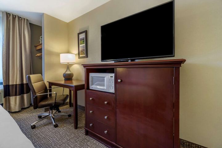 Room 9 of 38