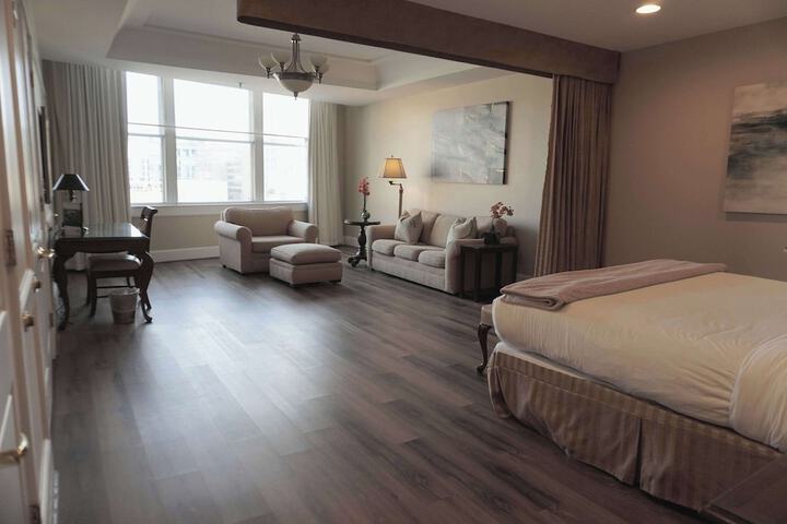 Room 50 of 81
