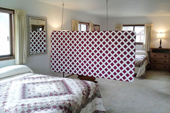 Room 27 of 40