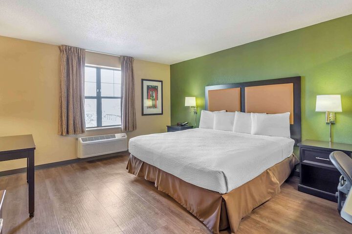 Room 17 of 29