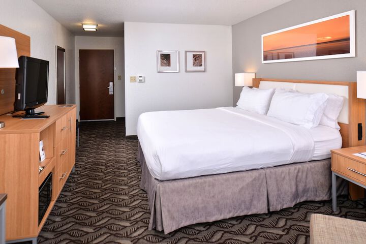 Room 28 of 40