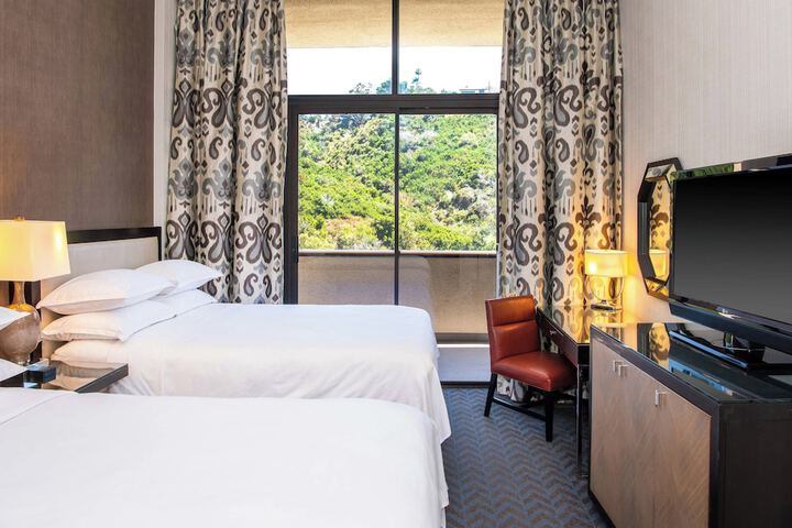 Room 15 of 114