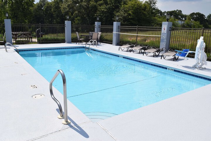 Pool 2 of 13