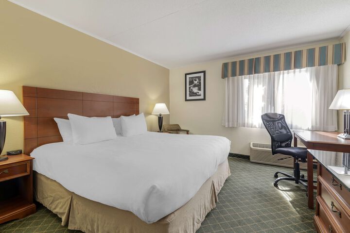 Room 15 of 33