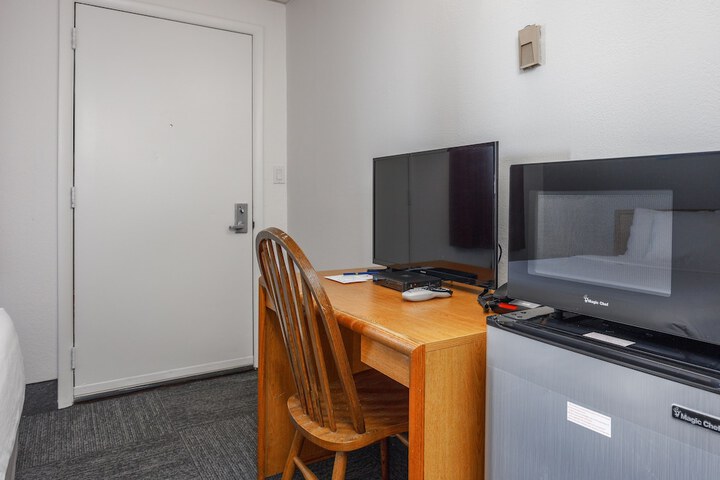 Room 21 of 43