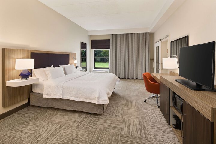 Room 6 of 30