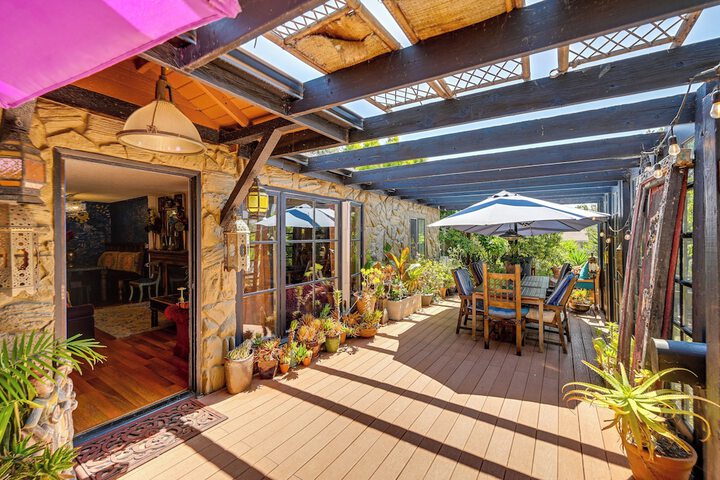Bohemian Wonderland: Benicia Bungalow w / Pergola!