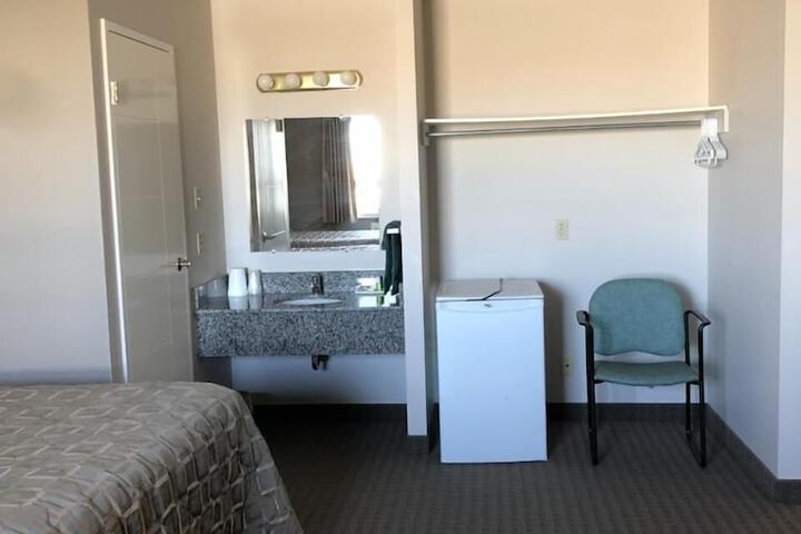 Room 13 of 19