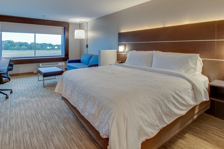 Holiday Inn Express & Suites Union City by IHG