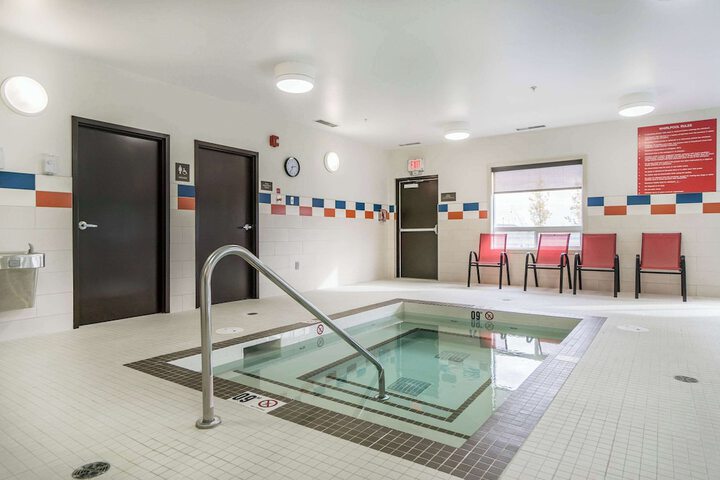 Comfort Inn & Suites Edmonton International Airport