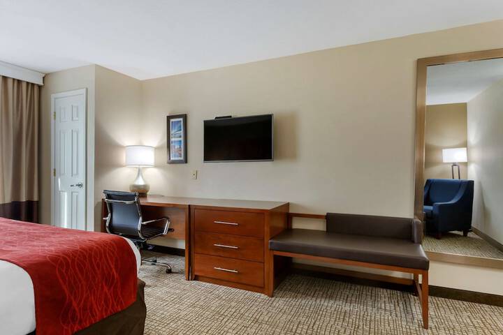 Room 25 of 38