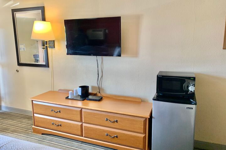 Room 9 of 11