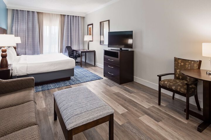 Best Western Plus Ambassador Suites Venice