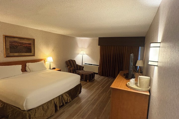 Bismarck Hotel and Conference Center