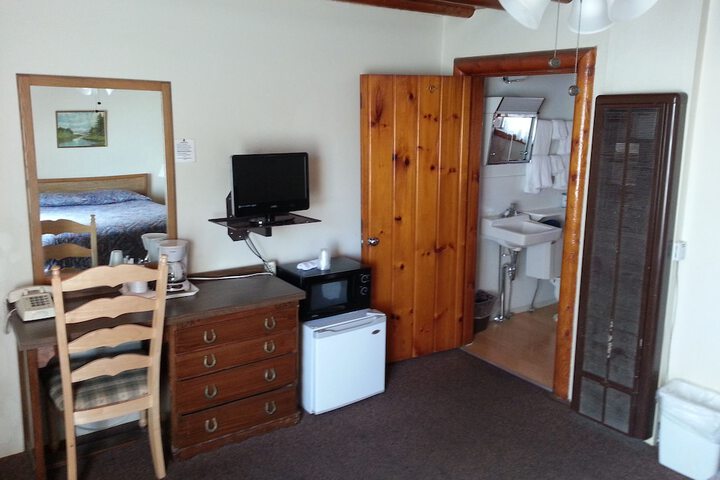 Room 7 of 8