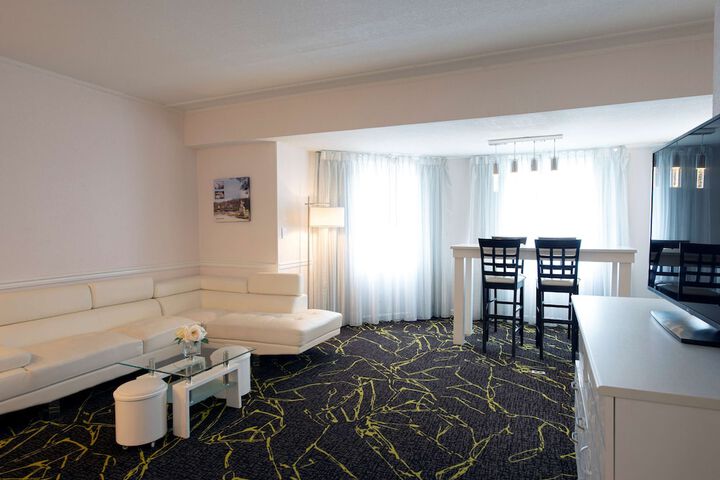 The Roslyn Tapestry Collection by Hilton