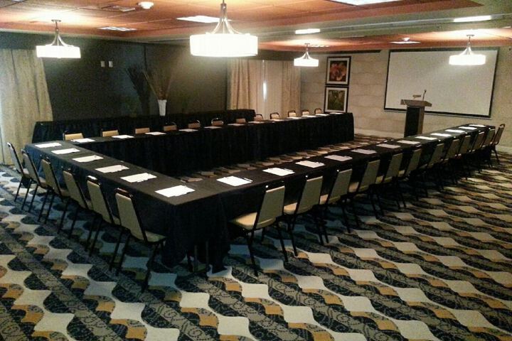 Holiday Inn Express & Suites Huntsville Airport by IHG