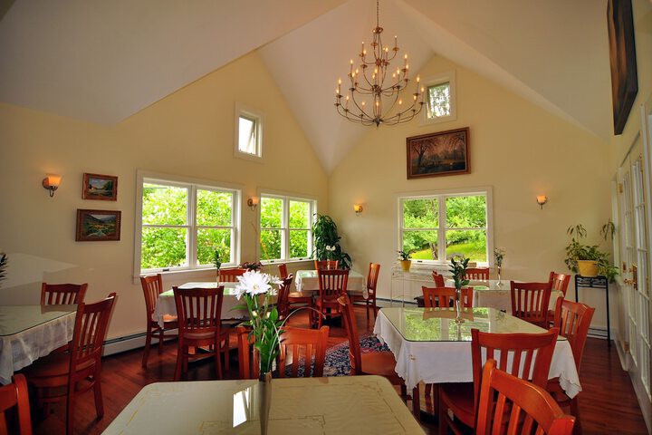 RiverWood Inn