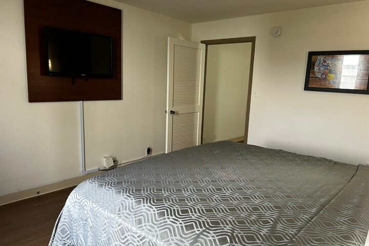 Room 14 of 26