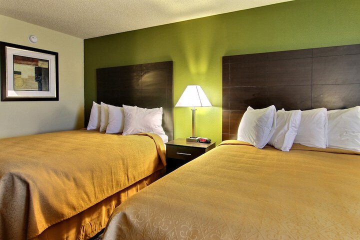 Room 9 of 28
