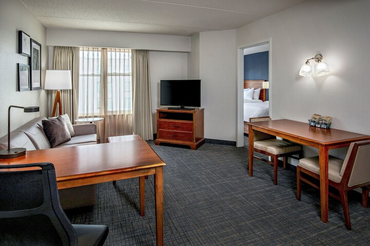 Room 43 of 60