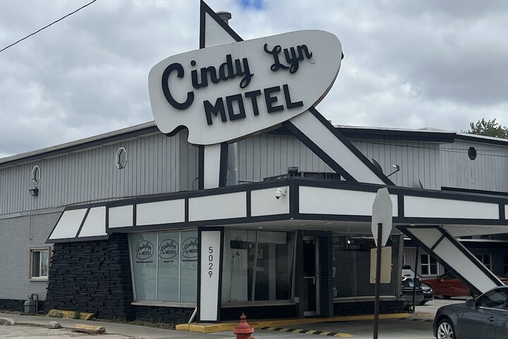 Cindy Lyn Motel