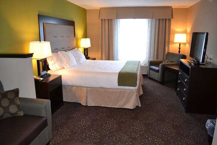 Room 32 of 51