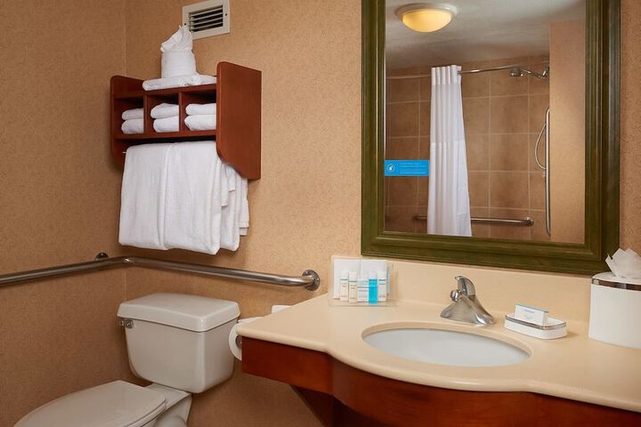 Room 10 of 29