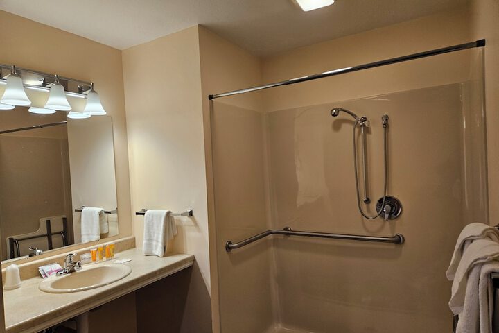Room 42 of 79