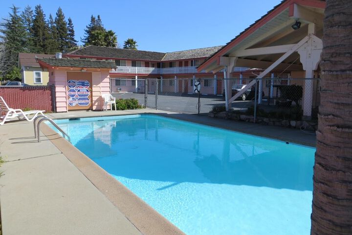 Pool 13 of 41