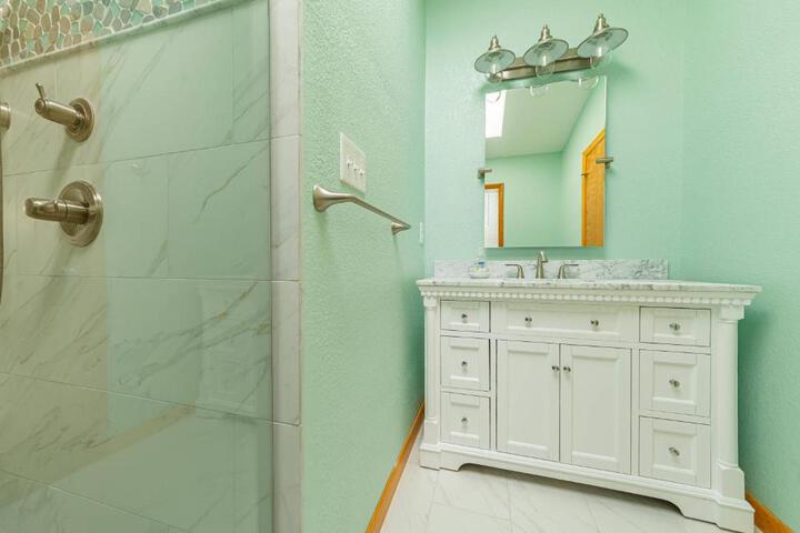 Duck R Way - Poteskeet Ocean View, 260 Yds to Beach, Pool, Hot Tub, Walk to Downtown Duck