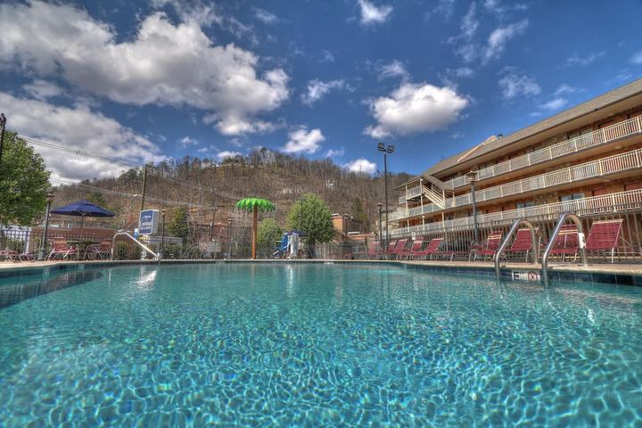Pool 26 of 85