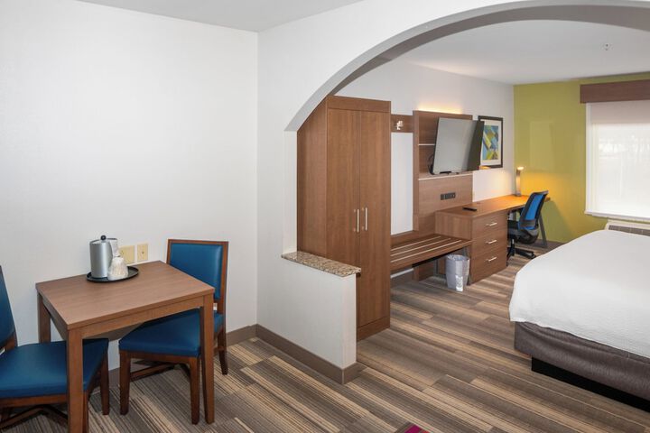 Holiday Inn Express & Suites Stroudsburg-Poconos by IHG