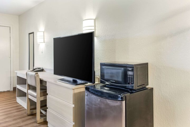 Room 26 of 47