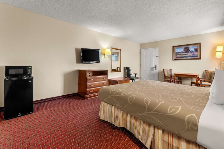 Americas Best Value Inn Montezuma