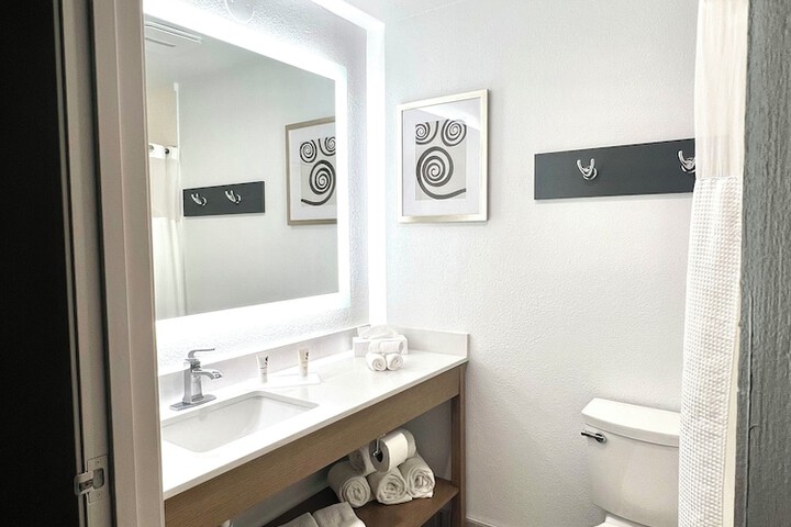 Room 14 of 24