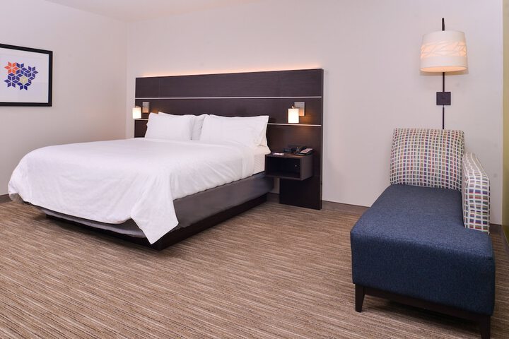 Room 43 of 69