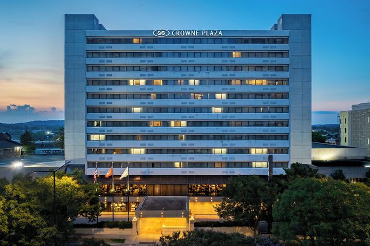 Crowne Plaza Knoxville Downtown University by IHG