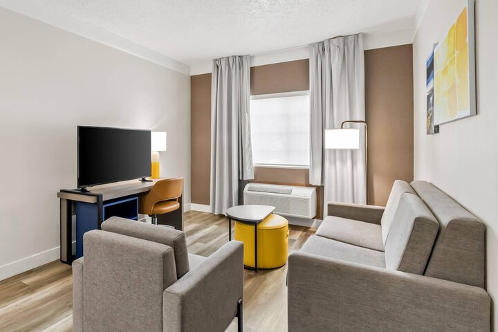 Comfort Suites Clackamas