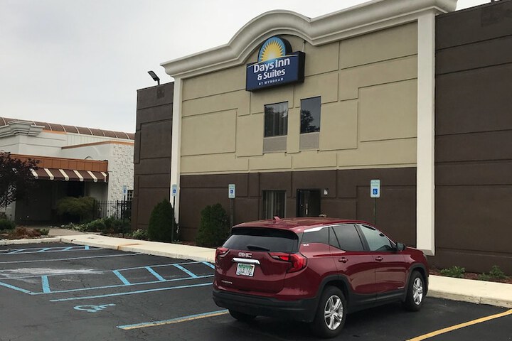 Days Inn & Suites by Wyndham Rochester Hills MI