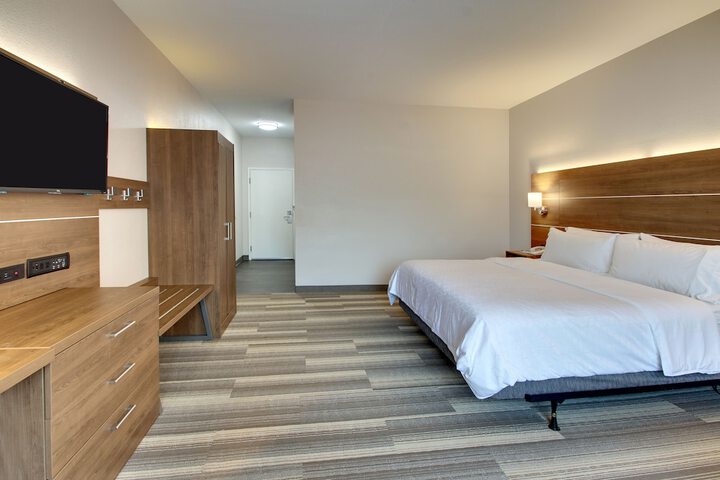 Holiday Inn Express & Suites Laurel by IHG