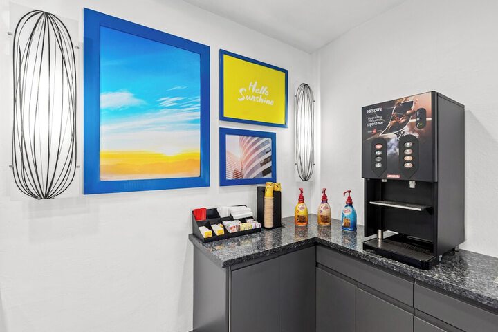 Days Inn by Wyndham San Francisco S / Oyster Point Airport