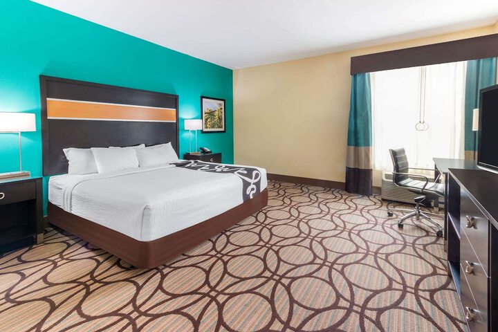 Room 27 of 46