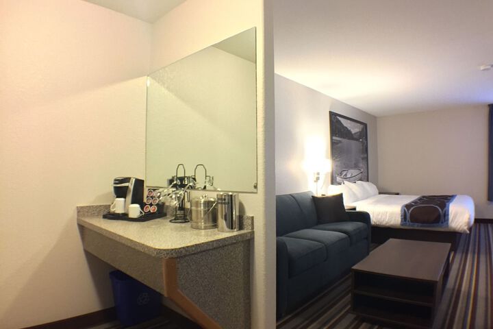 Super 8 by Wyndham Fort Frances