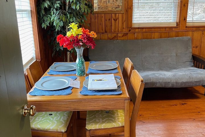Mountain Aire Cottages Inn & Glamping