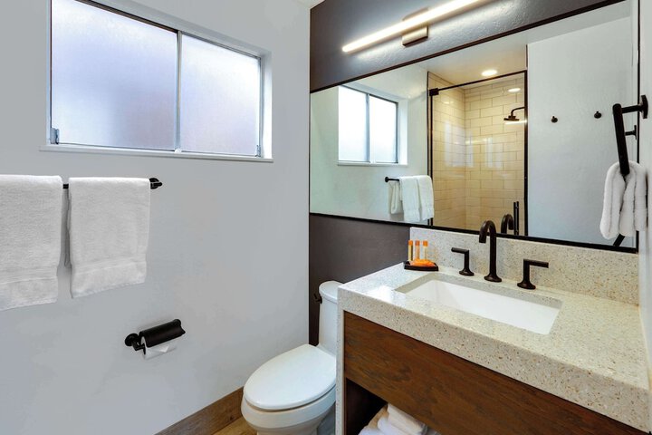 Hotel Becket BW Signature Collection