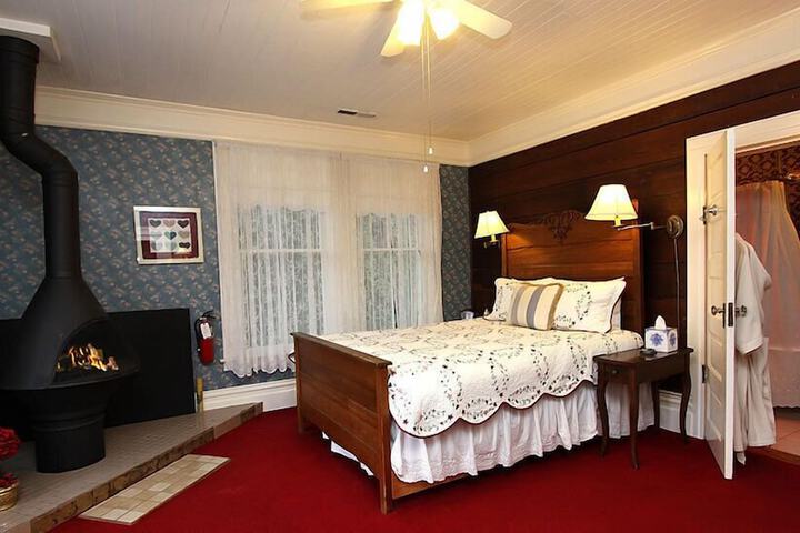 Room 8 of 17