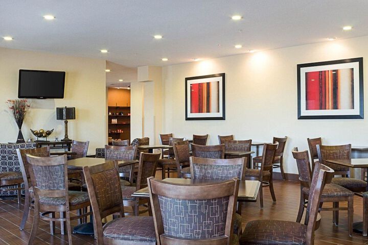 Quality Inn & Suites Minot North