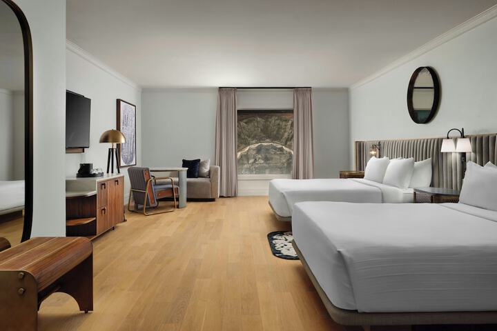 Room 73 of 131