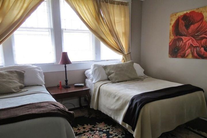 Room 13 of 18